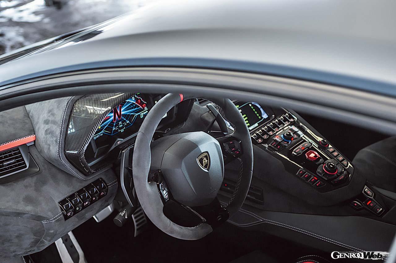 ランボルギーニ アヴェンタドール LP780-4 ウルティマエのインテリア