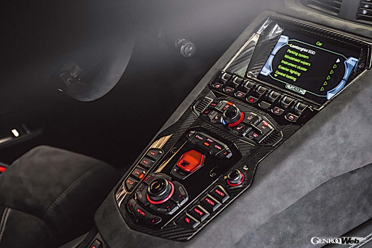 ランボルギーニ アヴェンタドール LP780-4 ウルティマエのインテリア