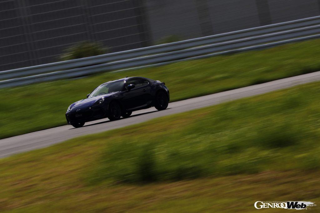 スバル BRZのフロントビュー