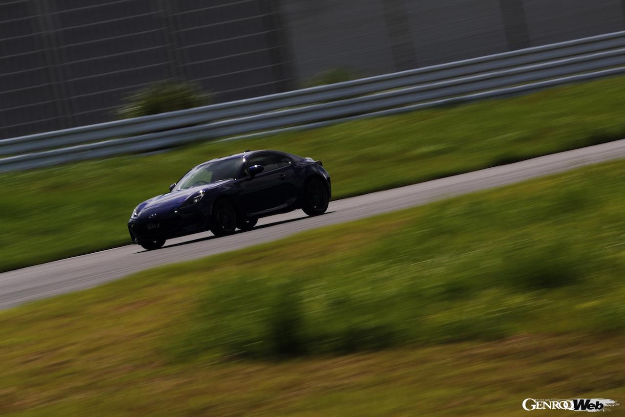 スバル BRZのフロントビュー