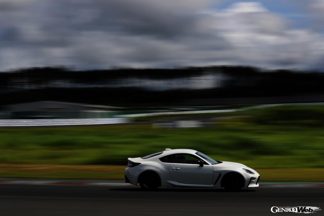 GR 86のサイドビュー