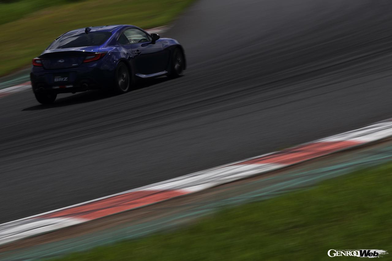スバル BRZのリヤビュー
