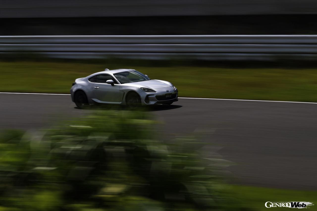 スバル BRZのフロントビュー