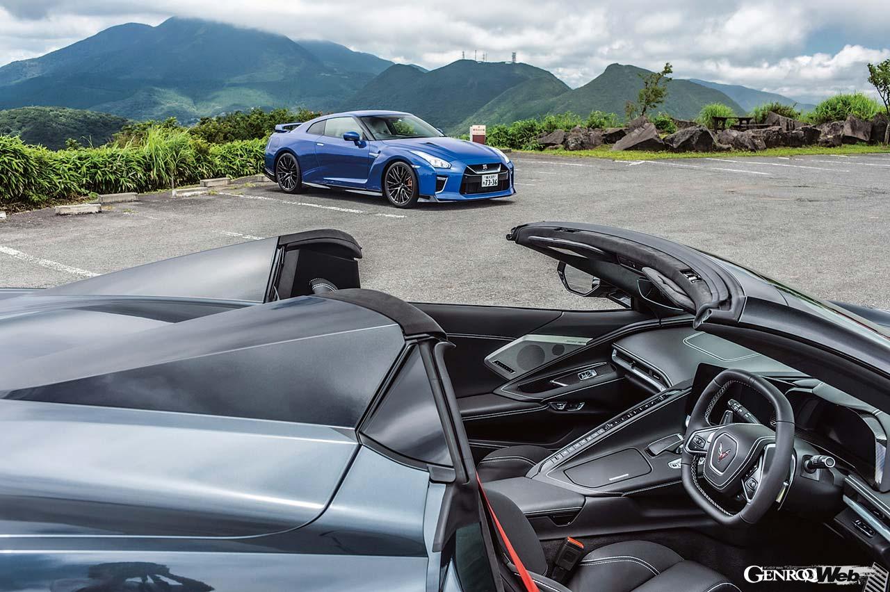 シボレー コルベット コンバーチブルとニッサン GT-R プレミアムエディションの2ショット