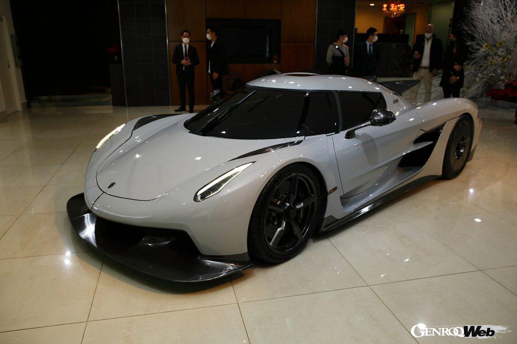 ケーニグセグ ジェスコ アブソリュートのフロントビュー