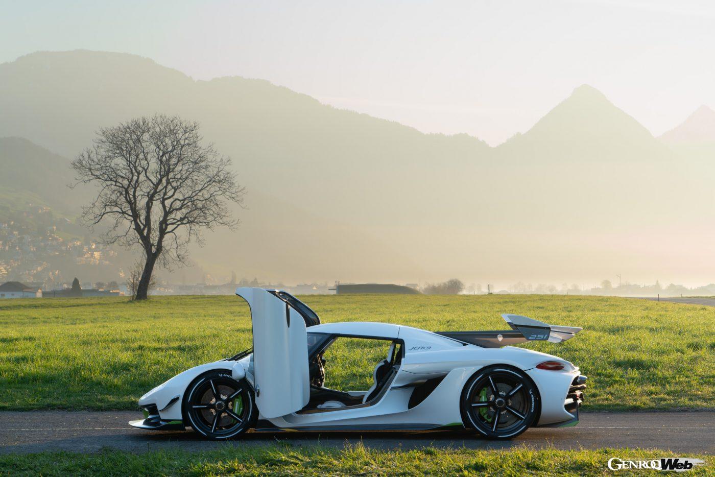 ケーニグセグ ジェスコのサイドビュー