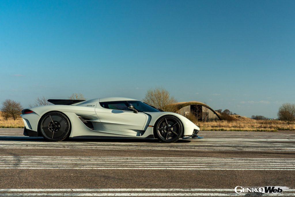 ケーニグセグ ジェスコ アブソリュートのサイドビュー