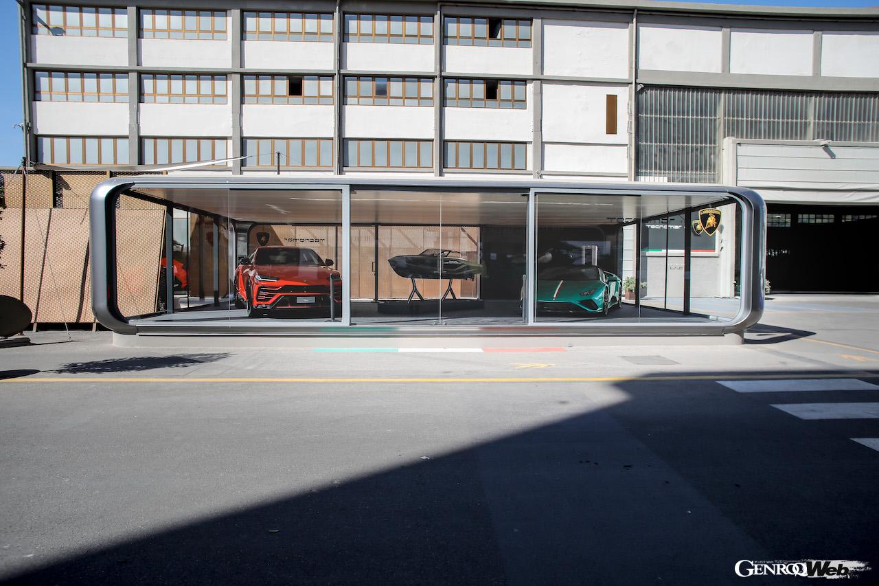 アウトモビリ ランボルギーニは、豪華なメガヨットのビルダーとして知られるイタリアン・シー・グループとタッグを組んだ