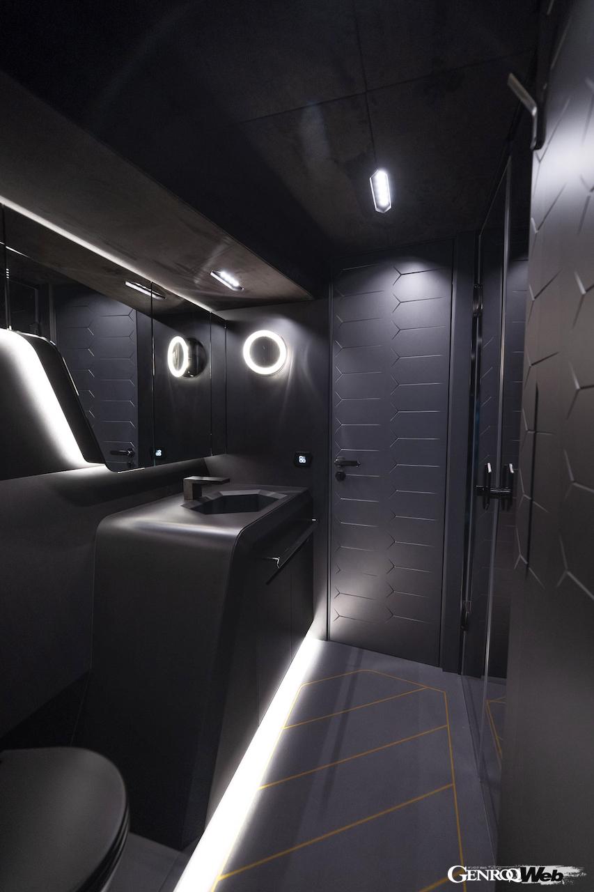Tecnomar for Lamborghini 63の船内イメージ。洗面所