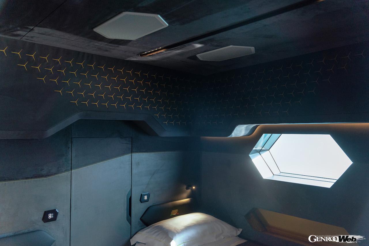 Tecnomar for Lamborghini 63の船内イメージ。ベッドルーム