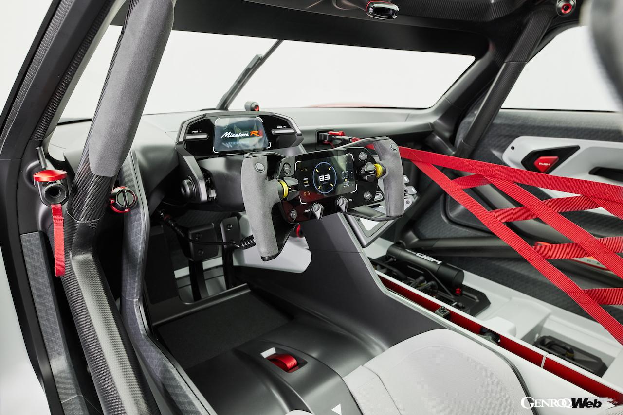 ミッションRのインテリア