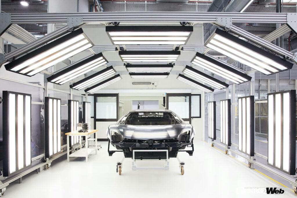 カウンタックの時代から現在まで脈々と続く、ランボルギーニのカーボンファイバー複合素材研究・開発