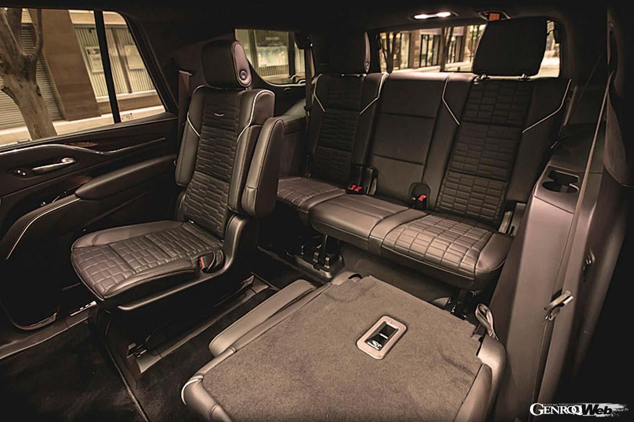 キャデラック エスカレード スポーツのセカンド＆サードシート