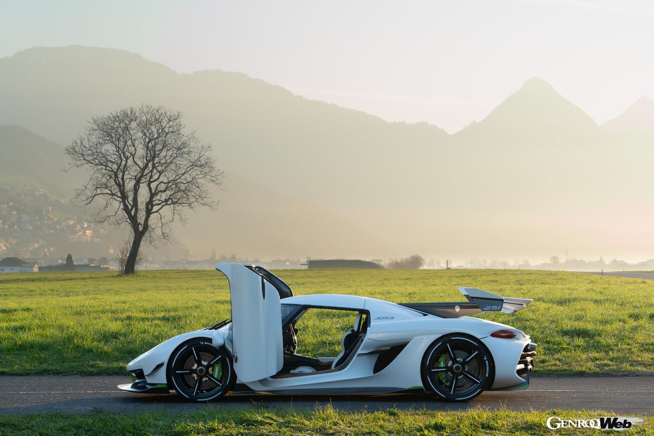 ケーニグセグ ジェスコのサイドビュー