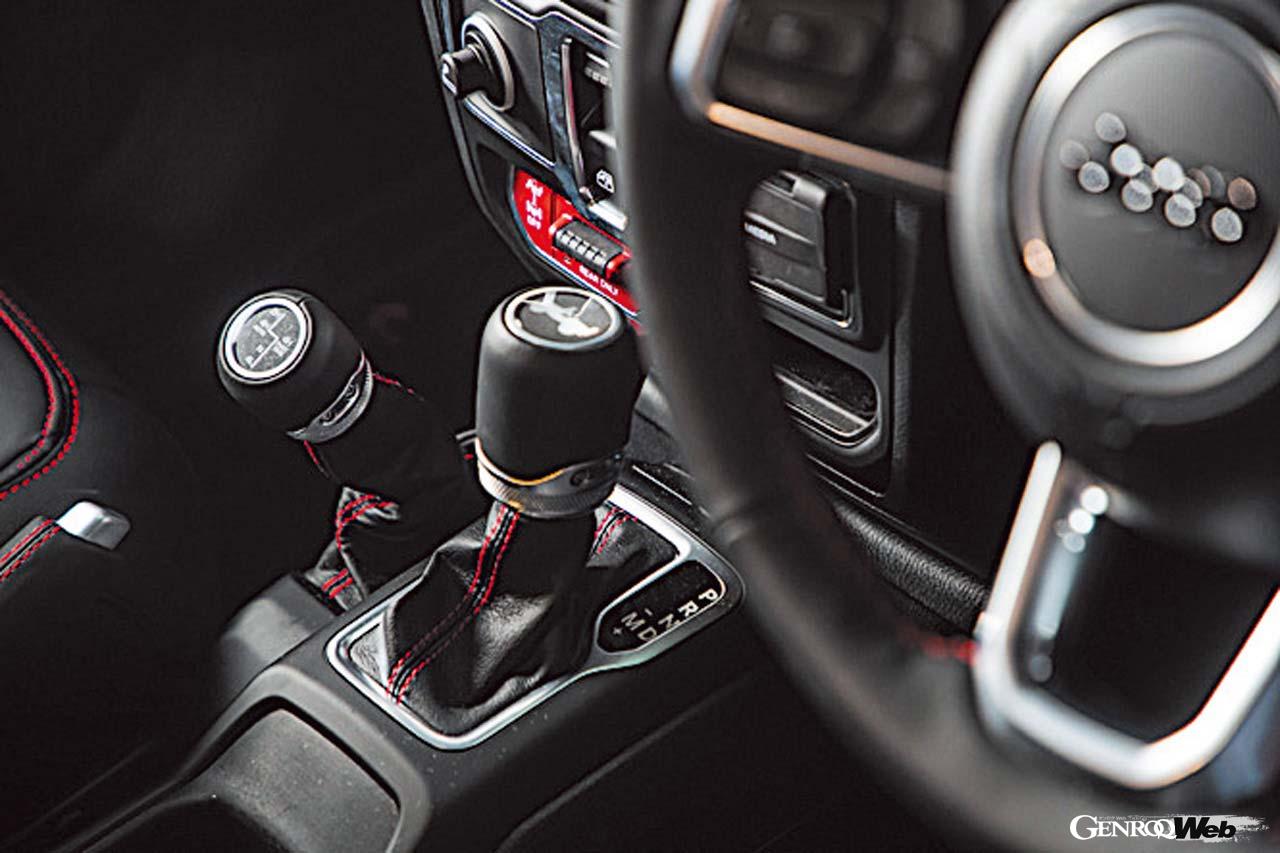 ジープ ラングラー ルビコン ソフトトップのシフトノブ周り