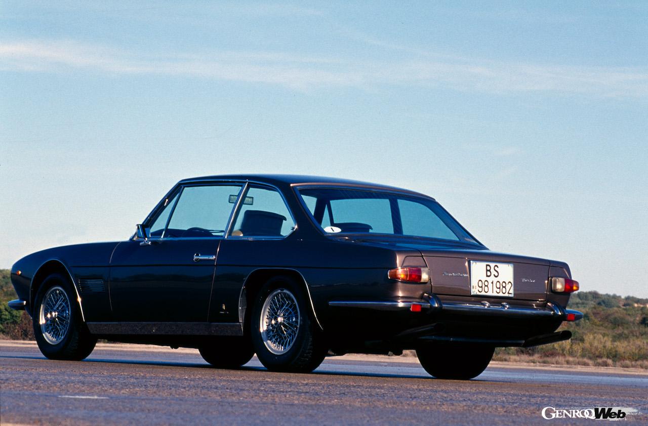 デビュー55周年を迎えた「マセラティ メキシコ」、ヴィニャーレが手掛けた美しい2+2クーペ