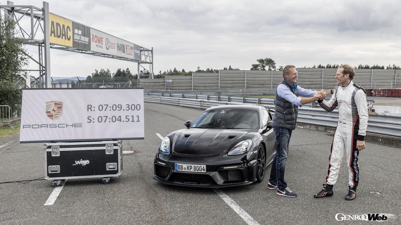 新型「ポルシェ 718 ケイマン GT4 RS」、ニュルの北コースで最終テストを敢行！