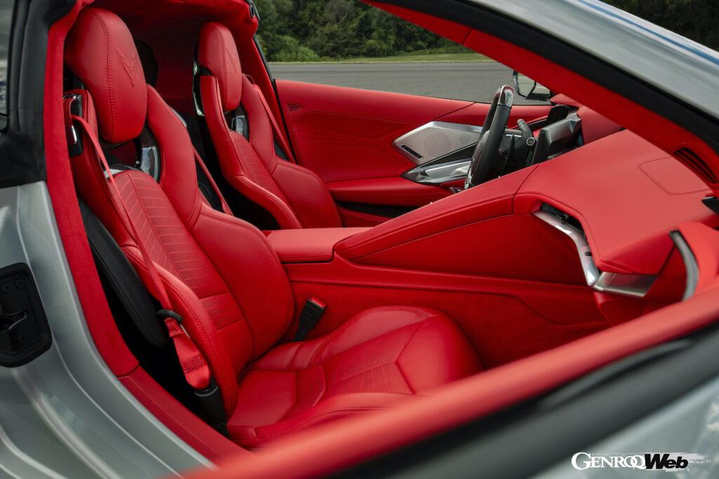ミッドシップ8代目シボレー コルベットにハイパフォーマンス仕様「Z06」が登場