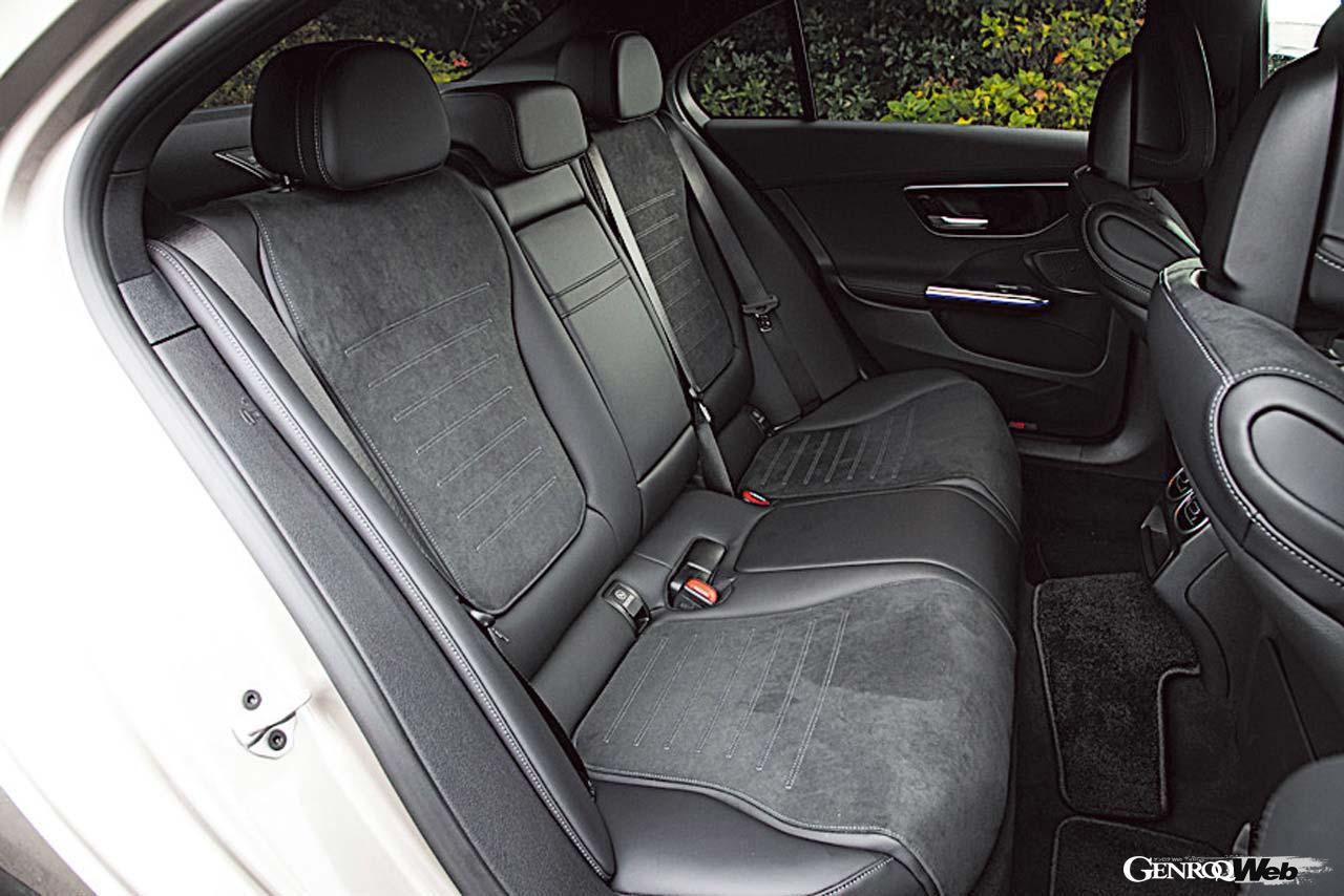 メルセデス・ベンツ C 200 アヴァンギャルドのリヤシート