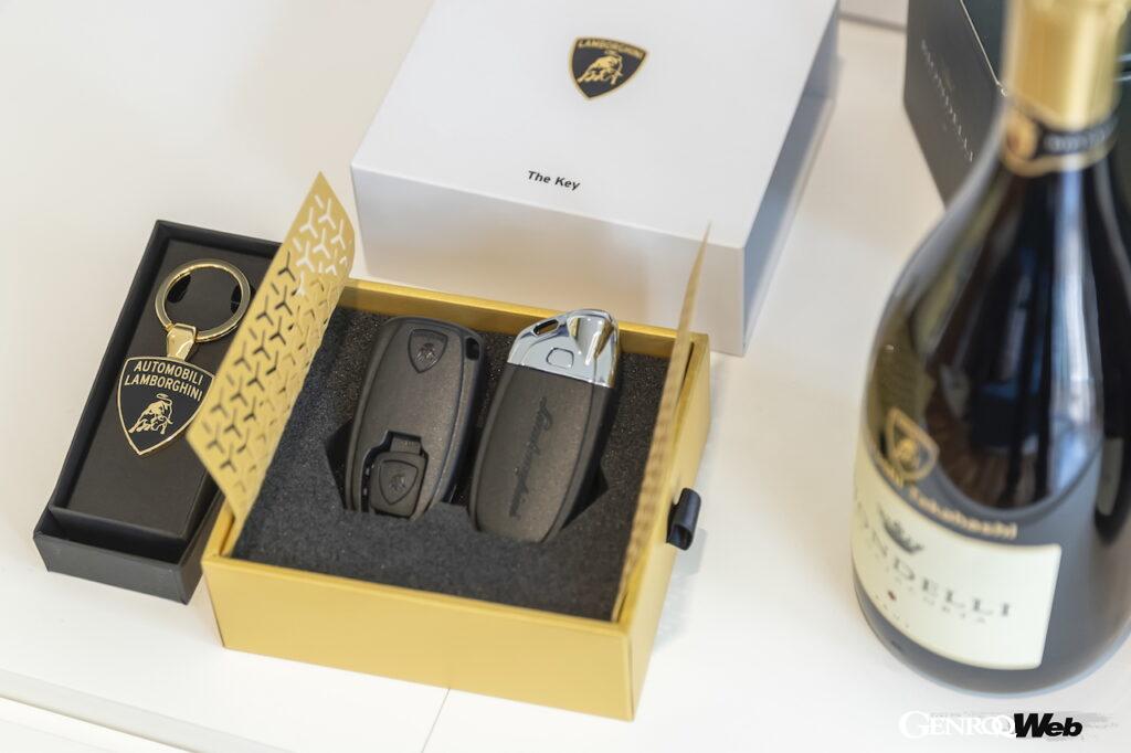 ランボルギーニ アヴェンタドール S ジャパン リミテッド エディションの納車セレモニー「La Prima」