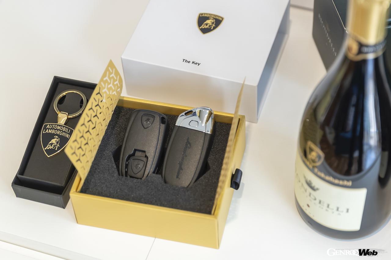 ランボルギーニ アヴェンタドール S ジャパン リミテッド エディションの納車セレモニー「La Prima」