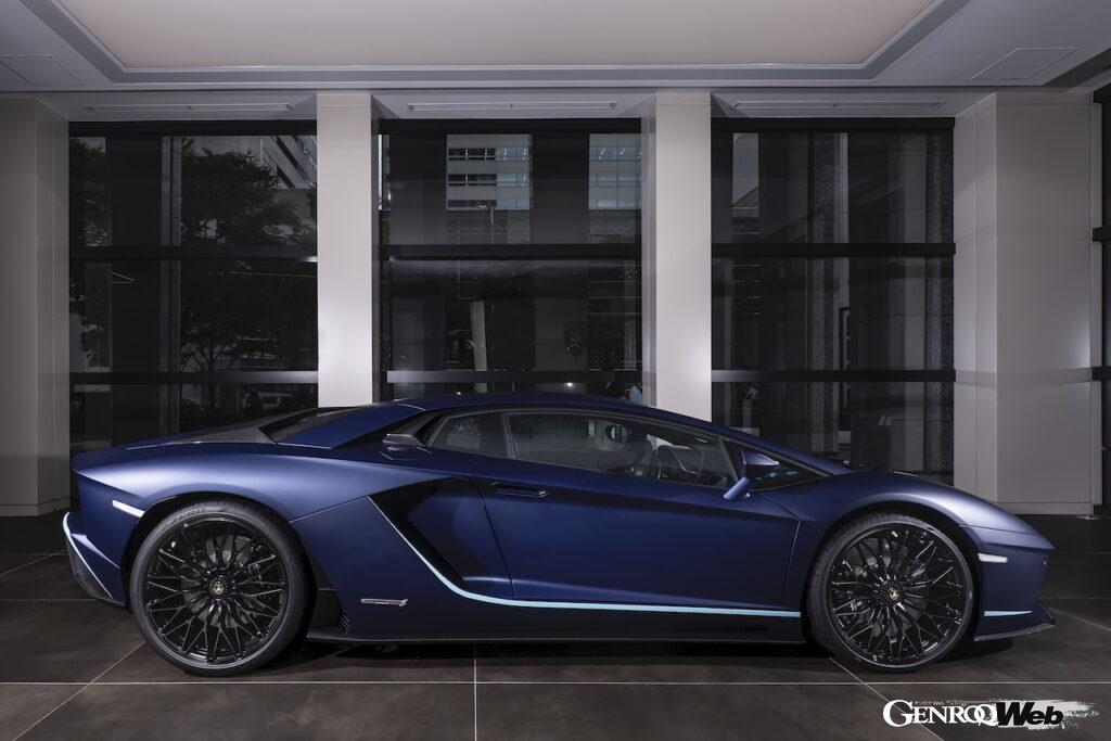 ランボルギーニ アヴェンタドール S ジャパン リミテッド エディションのサイドビュー