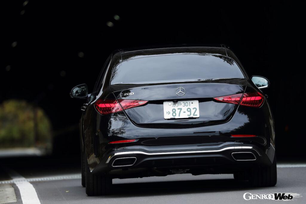 新型メルセデス・ベンツ C200のリヤビュー