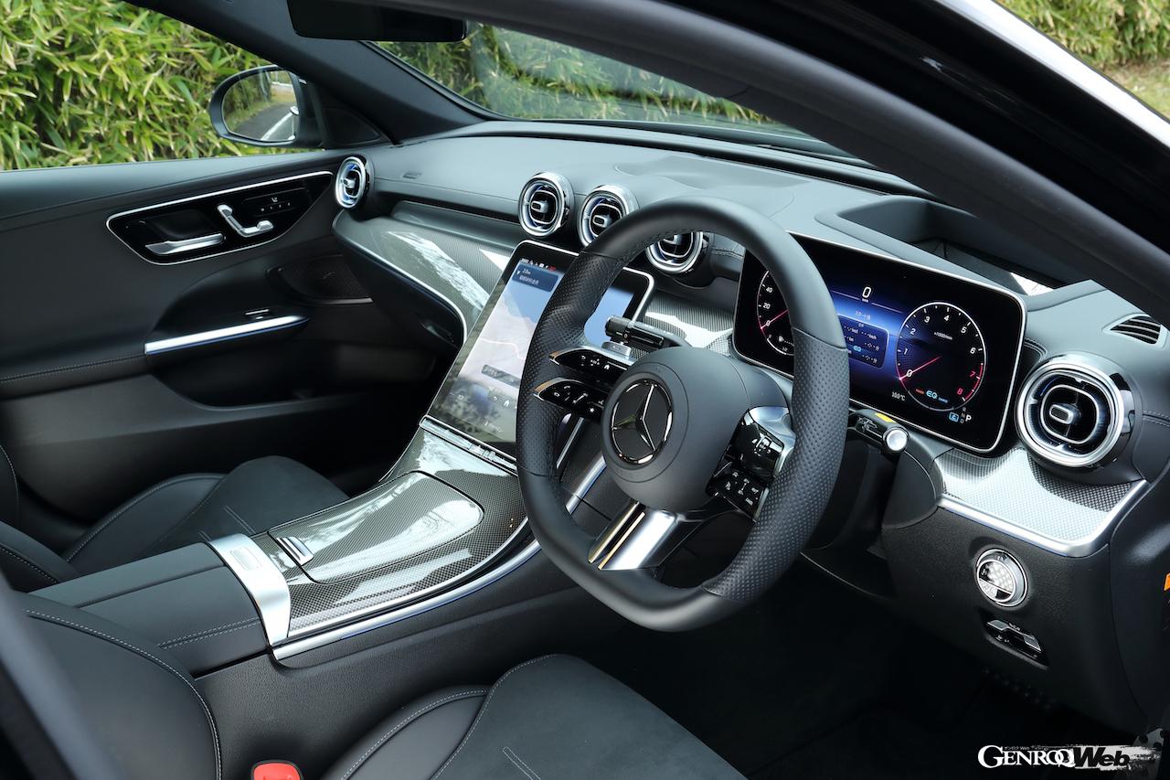 新型メルセデス・ベンツ C 200のコクピット