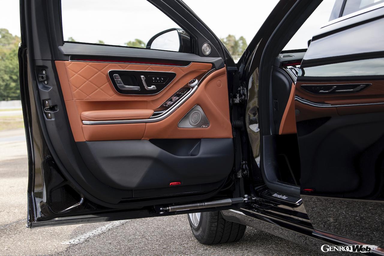 メルセデス・ベンツ S 680 ガード 4マティックのドア