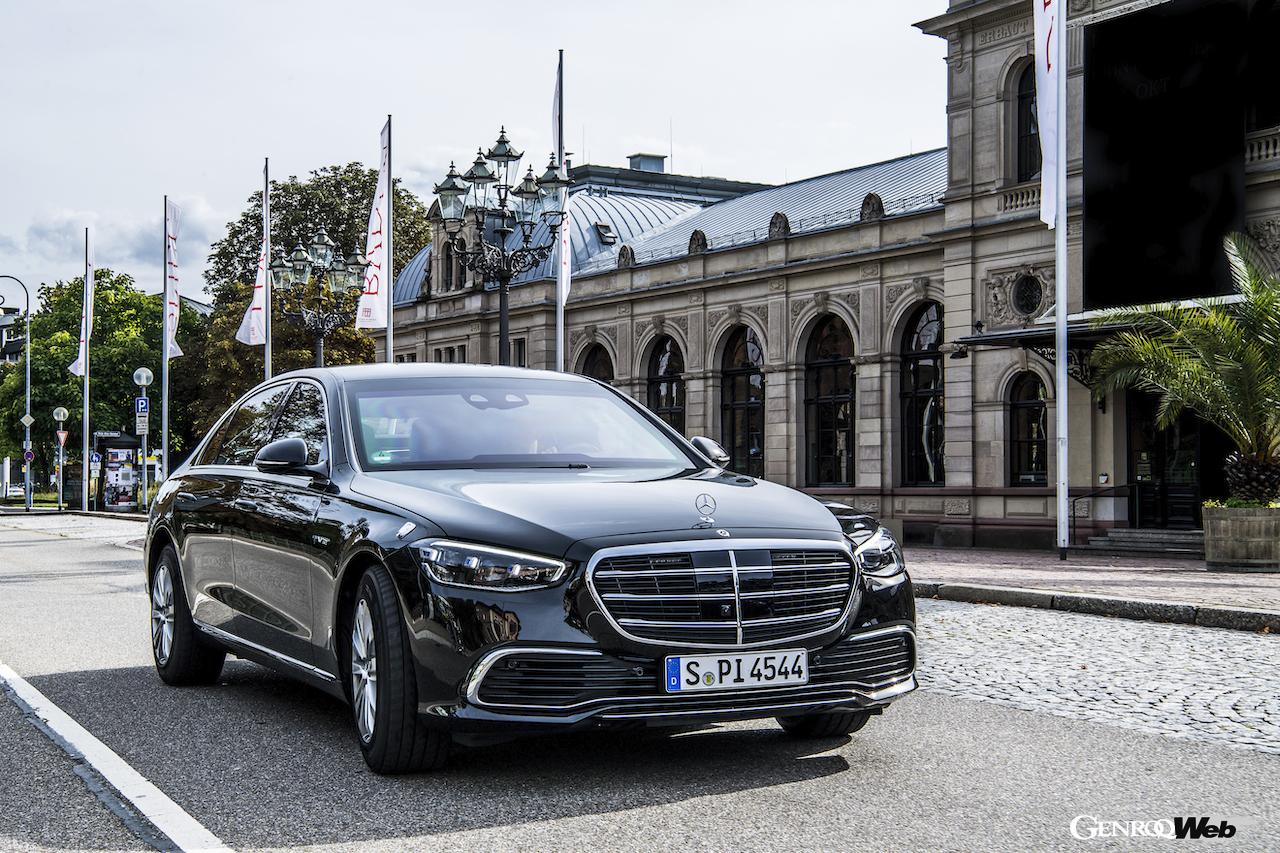 メルセデス・ベンツ S 680 ガード 4マティックのフロントビュー