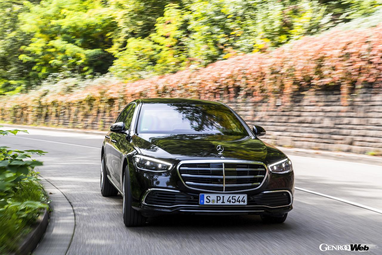 メルセデス・ベンツ S 680 ガード 4マティックのフロントビュー