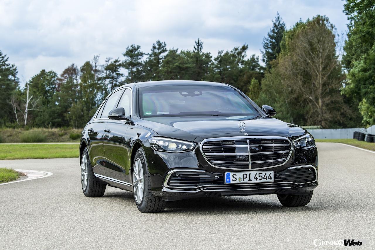 メルセデス・ベンツ S 680 ガード 4マティックのフロントビュー