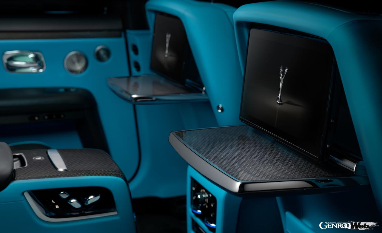 ロールス・ロイス ゴースト ブラック・バッジ仕様のリヤシート用テーブル