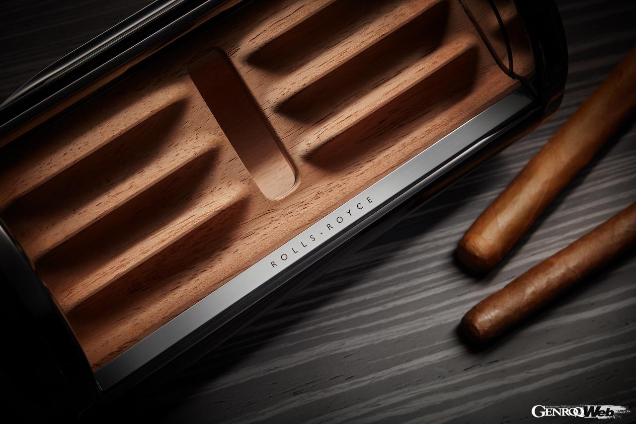 ロールス・ロイスがリリースしたウイスキー＆シガー用チェスト、Cellarette（セラレット）。ヒュミドール部