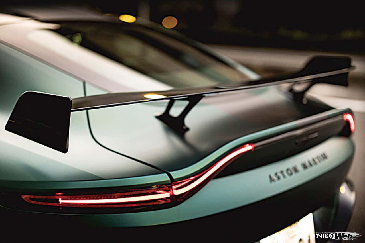 アストンマーティン ヴァンテージ F1エディションのリヤスポイラー