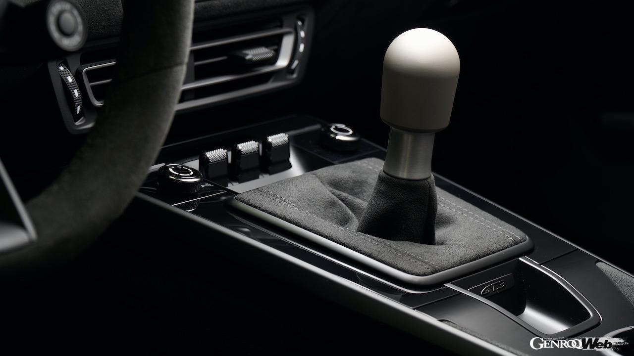 1985年ル・マン24時間優勝車「ポルシェ 956」を完全再現した、パオロ・バリッラの911 GT3