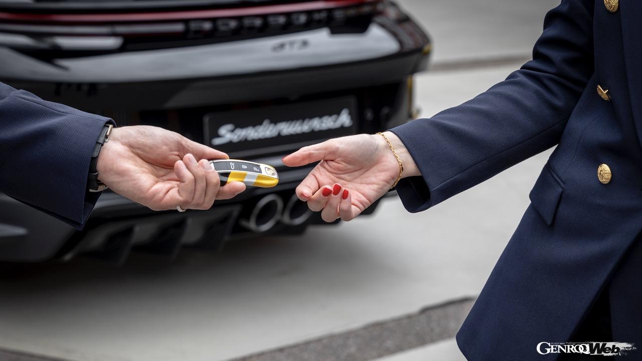 1985年ル・マン24時間優勝車「ポルシェ 956」を完全再現した、パオロ・バリッラの911 GT3