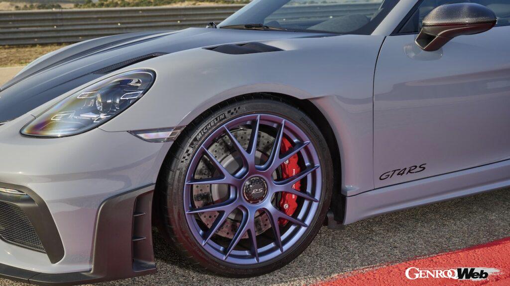 最高出力500ps、軽量化と大幅なパフォーマンスアップを果たした「ポルシェ 718 ケイマン GT4 RS」