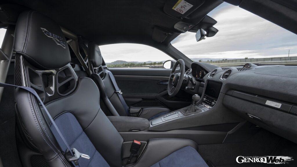 最高出力500ps、軽量化と大幅なパフォーマンスアップを果たした「ポルシェ 718 ケイマン GT4 RS」