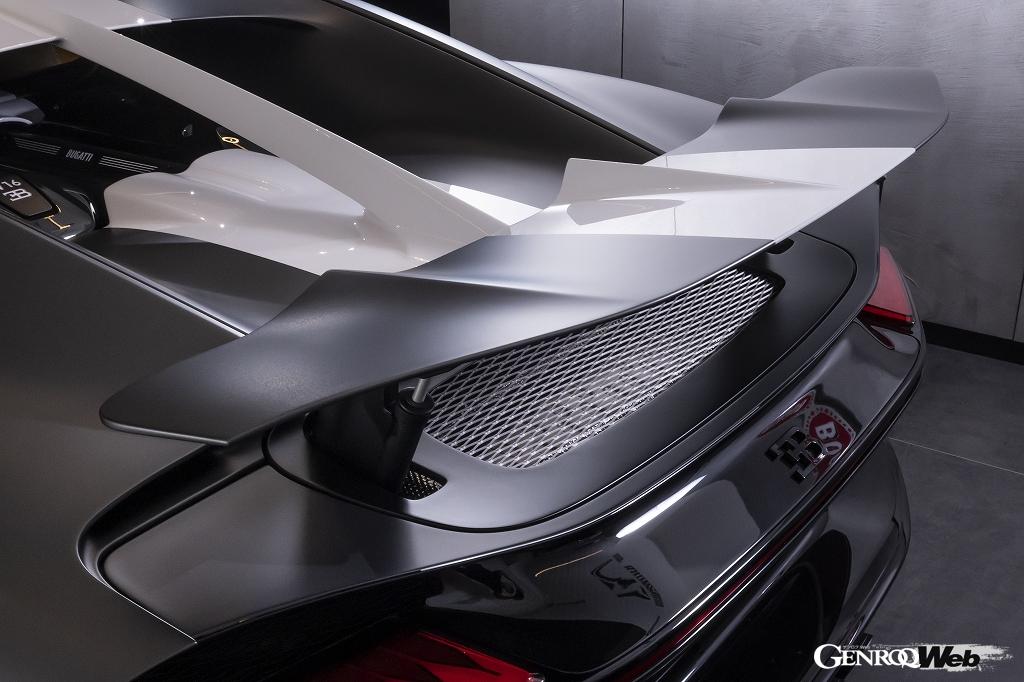 ブガッティ シロン スポーツ “レ・レジェンド・デュ・シエル”のリヤウイング