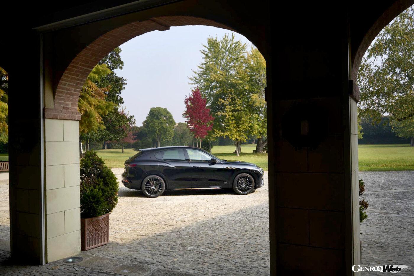 マッシミリアーノ・アライモがオーダーしたマセラティ レヴァンテ トロフェオのフオリセリエ仕様。サイドビュー