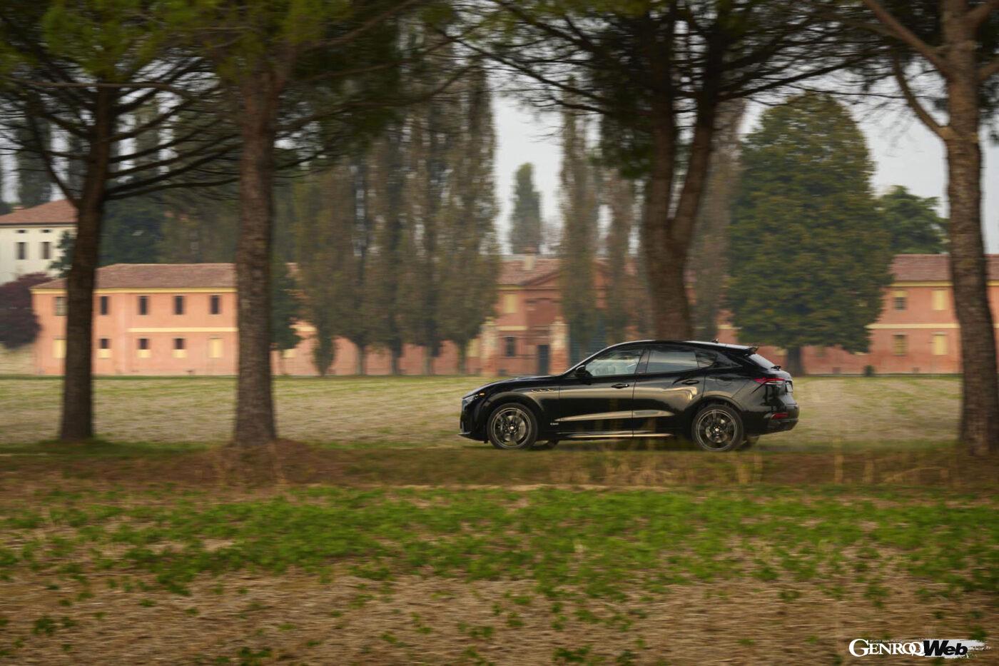 マッシミリアーノ・アライモがオーダーしたマセラティ レヴァンテ トロフェオのフオリセリエ仕様。サイドビュー