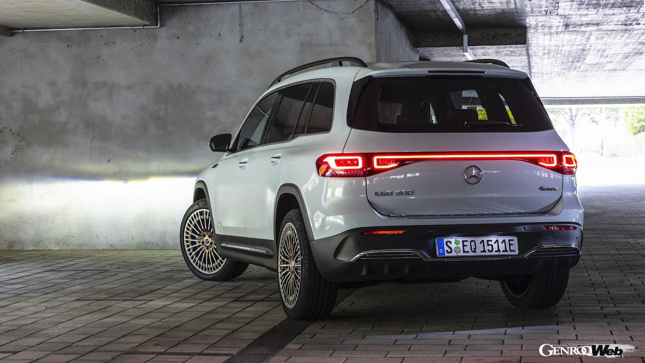 メルセデス・ベンツ EQB 300 4マティックのリヤビュー