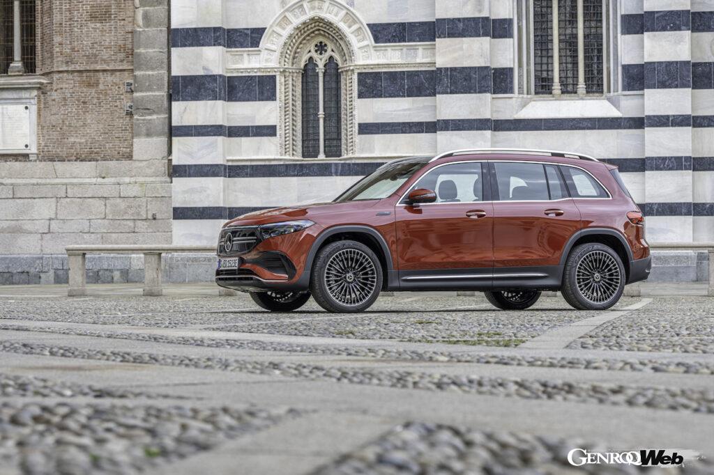 メルセデス・ベンツ EQB 350 4マティックのフロントビュー