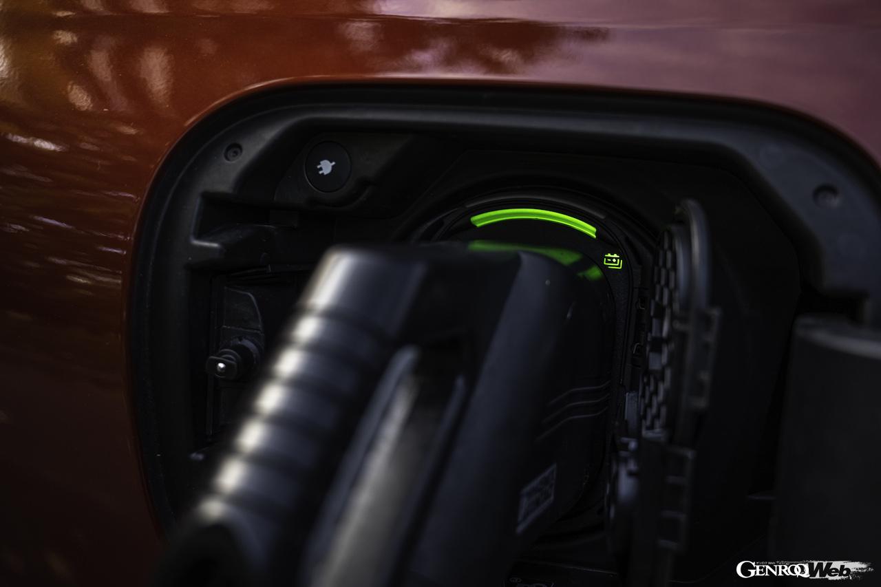 メルセデス・ベンツ EQB 350 4マティックの充電ポート