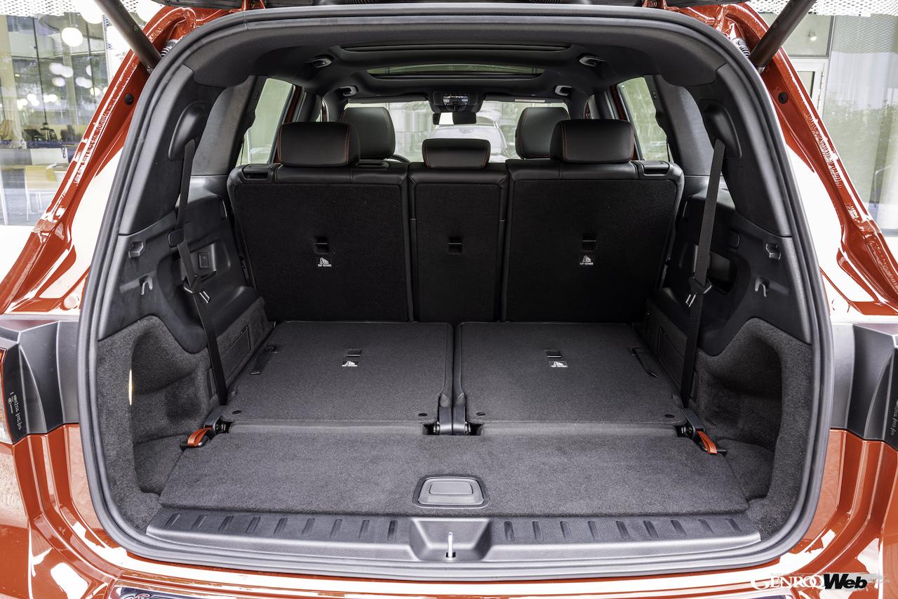 メルセデス・ベンツ EQB 350 4マティックのラゲッジコンパートメント