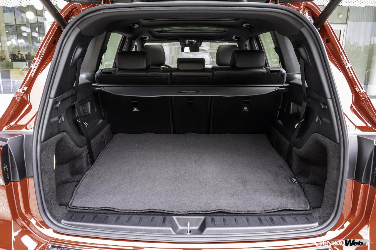 メルセデス・ベンツ EQB 350 4マティックのラゲッジコンパートメント