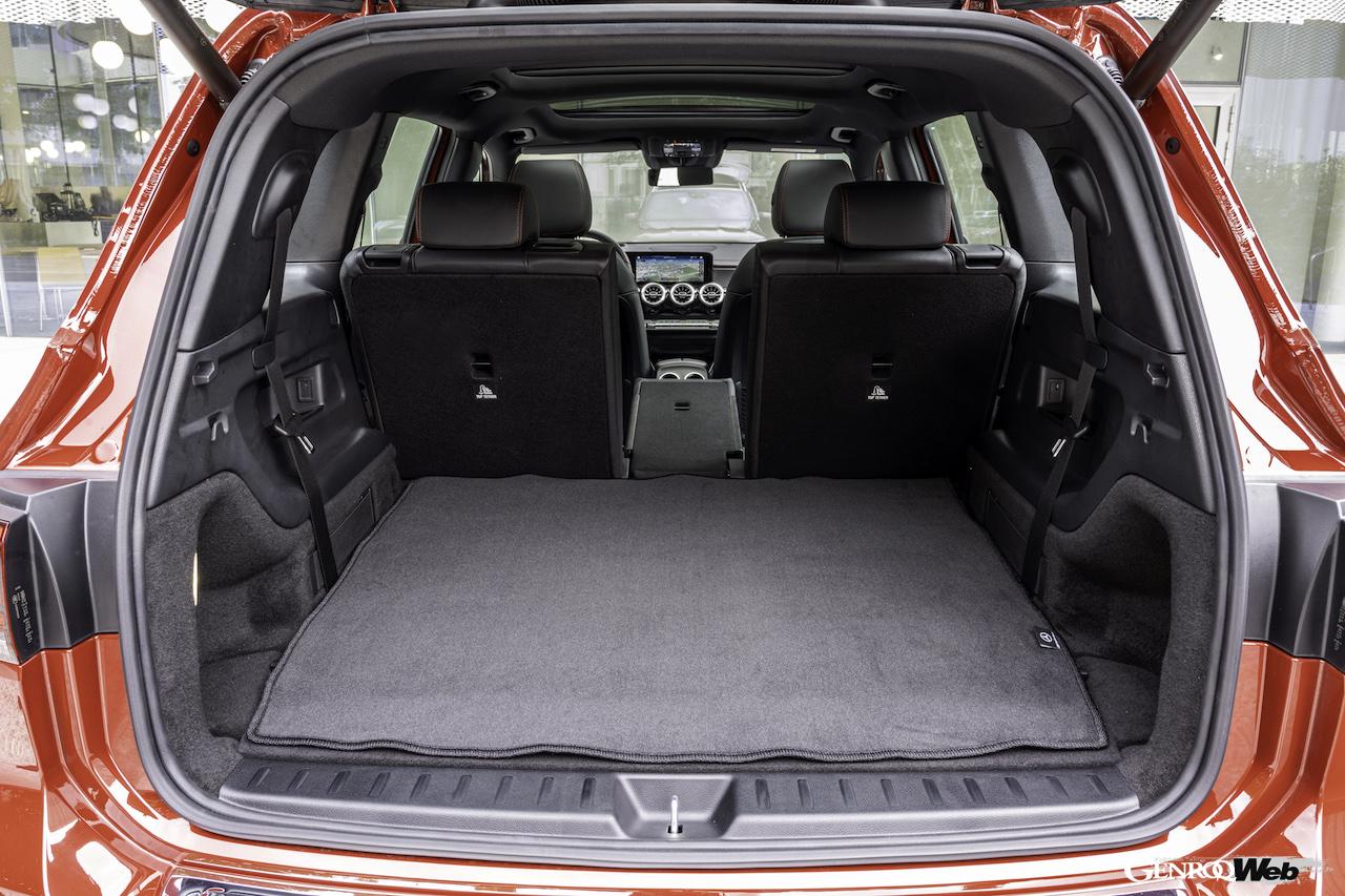 メルセデス・ベンツ EQB 350 4マティックのラゲッジコンパートメント