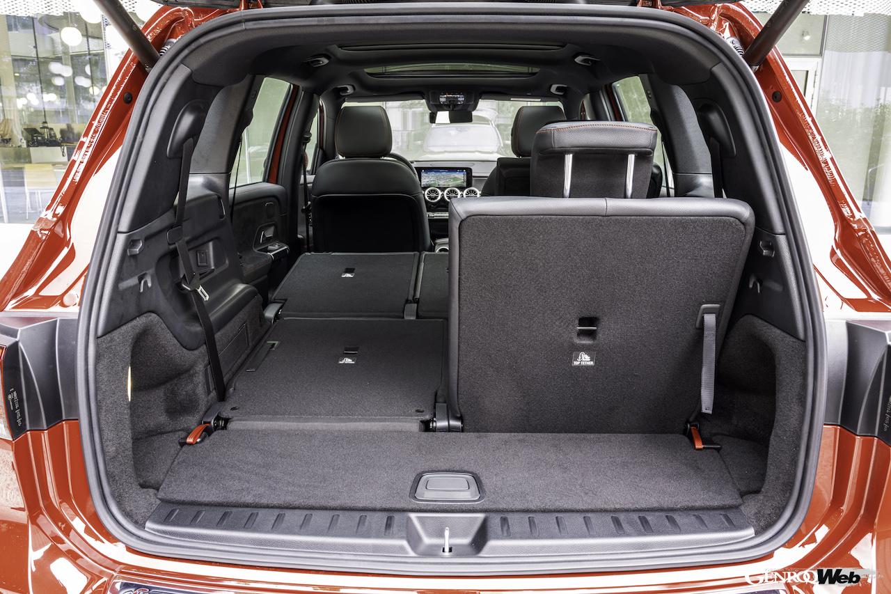 メルセデス・ベンツ EQB 350 4マティックのラゲッジコンパートメント