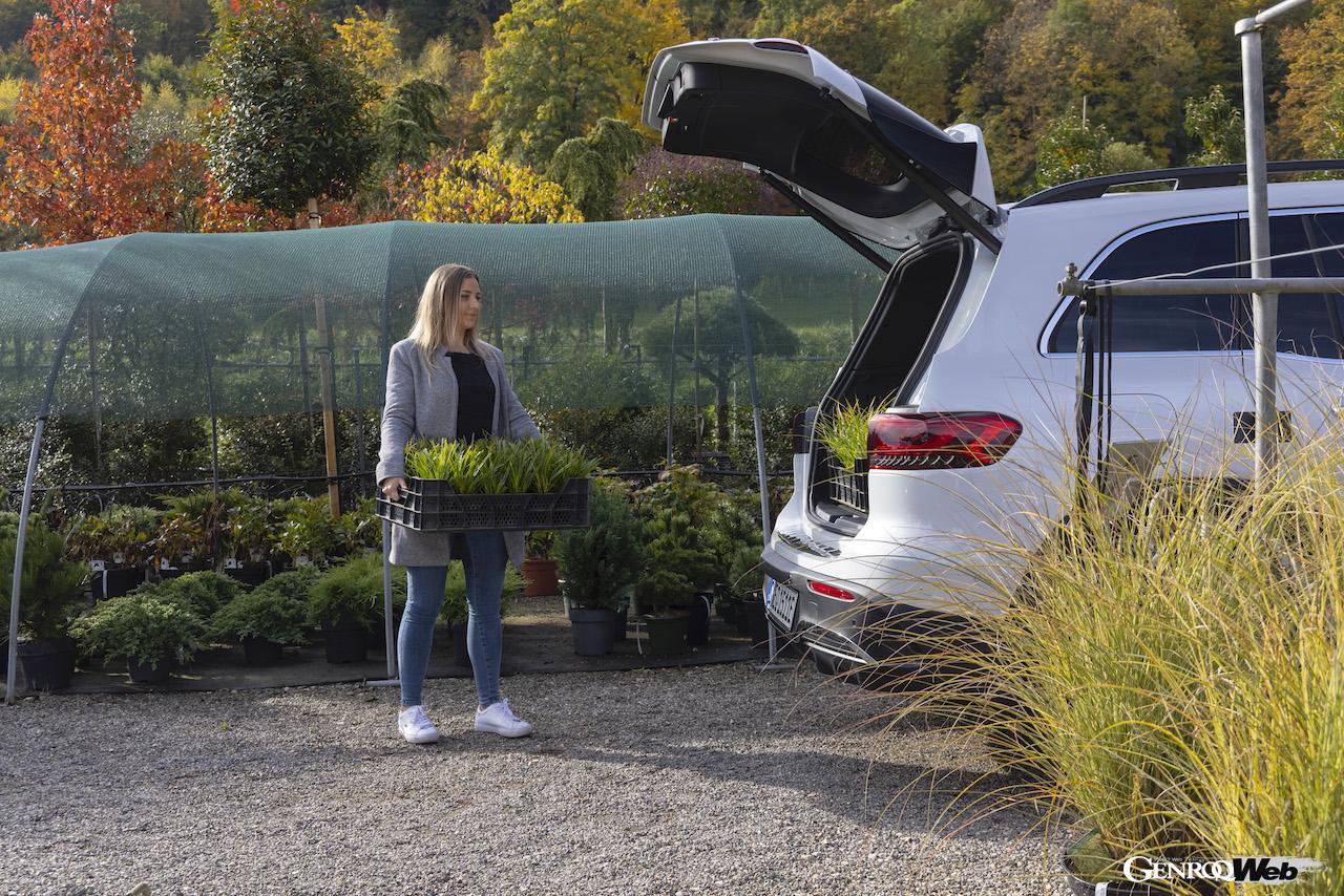 メルセデス・ベンツ EQB 300 4マティックのラゲッジコンパートメント